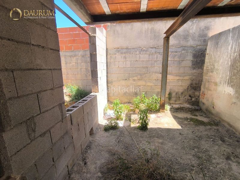Foto 0860193c-e5e0-4d68-8349-c65ebe5f8049. Casa aparellada amb aparcament a Aigües