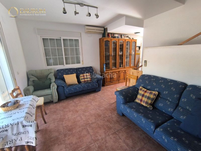 Foto 0a8ae7ed-cac2-4a7d-841b-825de9515292. Casa aparellada amb aparcament a Aigües