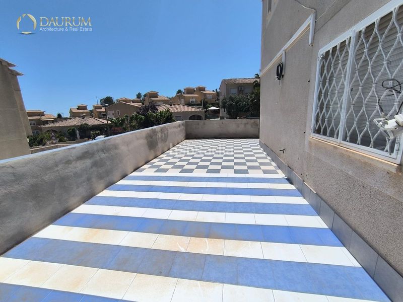 Foto f5d4c40c-4b0a-4282-aa04-df66ab9d9248. Casa aparellada amb aparcament a Aigües