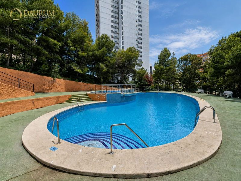 Foto e938c5cd-ac91-4e8c-8e5b-e7ba9b21cac1. Pis amb aparcament piscina a Sierra Helada Benidorm