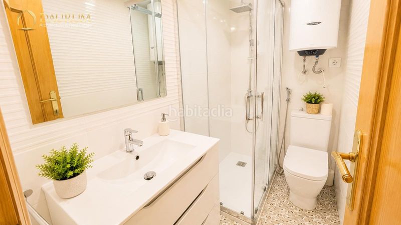 Foto a8bff946-5b76-432a-b48f-06149af87e30. Pis amb aparcament piscina a Albufereta Alicante