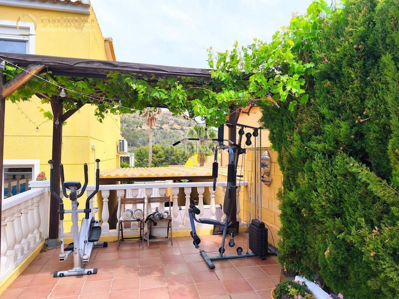 Foto a5a9677f-df17-4754-b40d-d091ff943a07. Casa amb aparcament piscina a La Nucia Pueblo Nucia (la)