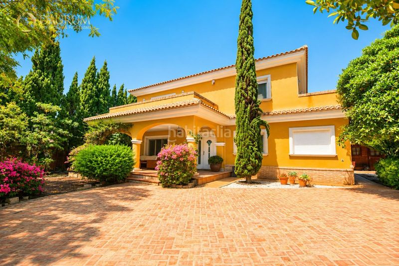 Foto 50c90636-91d9-43f0-9658-84dab075d2f9. Casa amb aparcament piscina a Bonalba-Cotoveta Mutxamel