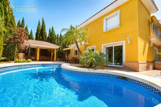 Casa  Calle del vespre. Increible vivienda en venta de 6 habitaciones en mutxamel