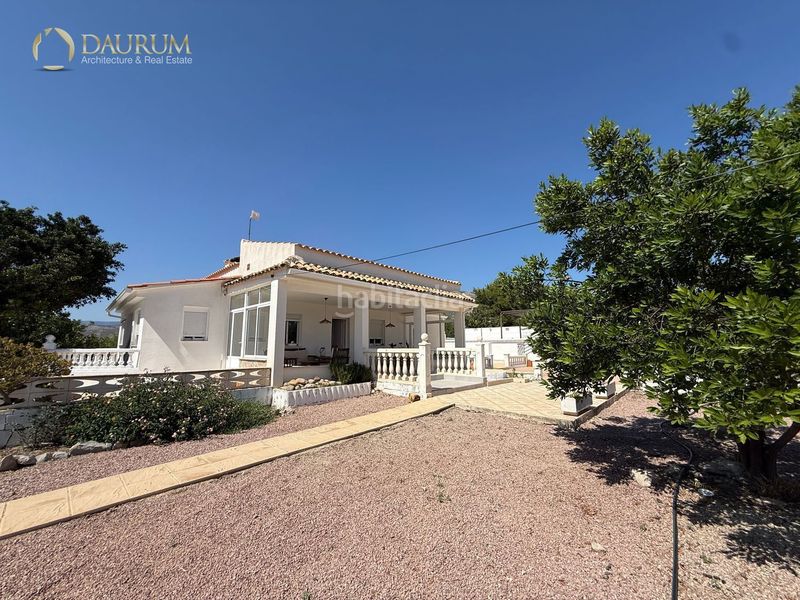 Foto 0c7bf9a3-dd1e-42a0-bbd8-c60dc24ac4a0. Casa amb calefacció aparcament piscina a Busot