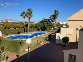 Casa adossada  Avenida del locutor vicente hipólito. Estupendo adosado en venta de 5 habitaciones en alicante golf