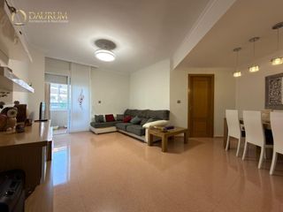 Appartement  Calle la huerta. Magnifica vivienda en venta de 3 habitaciones en san vicente del