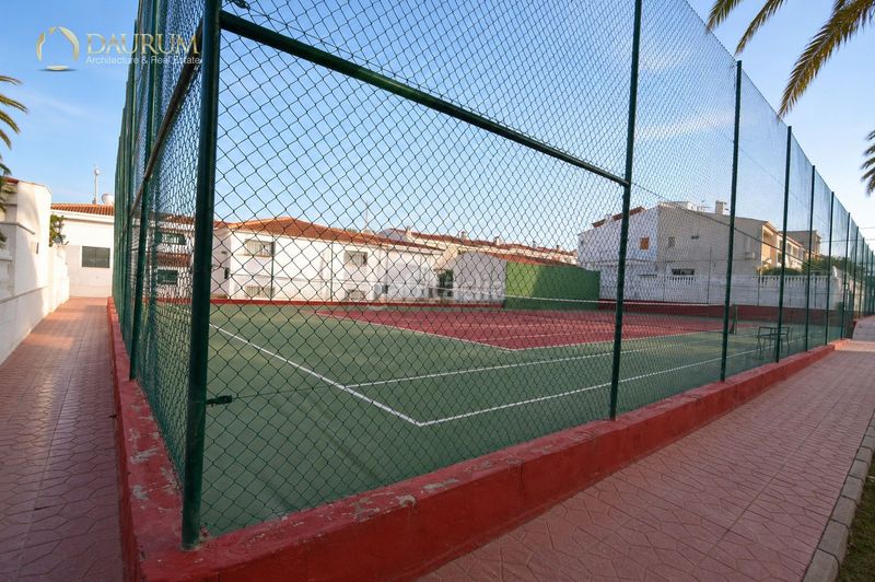 Foto 39577df6-bde5-4100-bee2-143957565fbf. Casa adossada amb calefacció aparcament piscina a Santa Pola