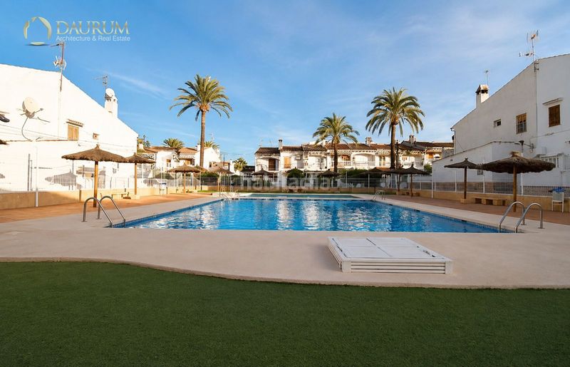 Foto 9ef85164-387d-4ba5-b369-d35c446ab7de. Casa adossada amb calefacció aparcament piscina a Santa Pola
