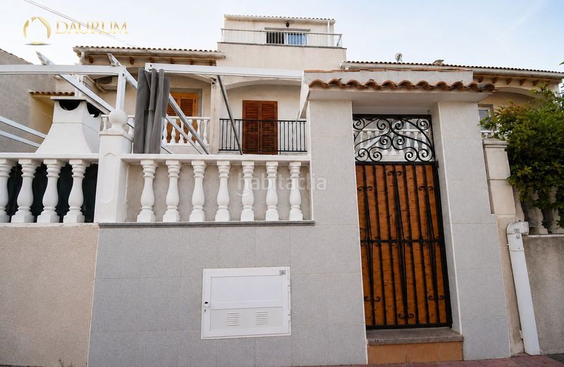 Foto db90fc2d-a2cf-4d54-9ae5-578ea31807a8. Casa adossada amb calefacció aparcament piscina a Santa Pola
