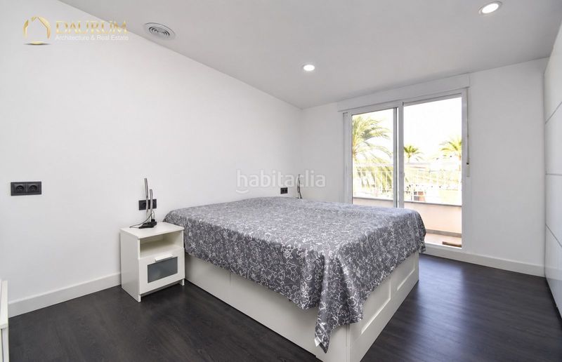 Foto f52bf3f4-b23d-4f07-a68e-21aaa4d42f5b. Casa adossada amb calefacció aparcament piscina a Santa Pola