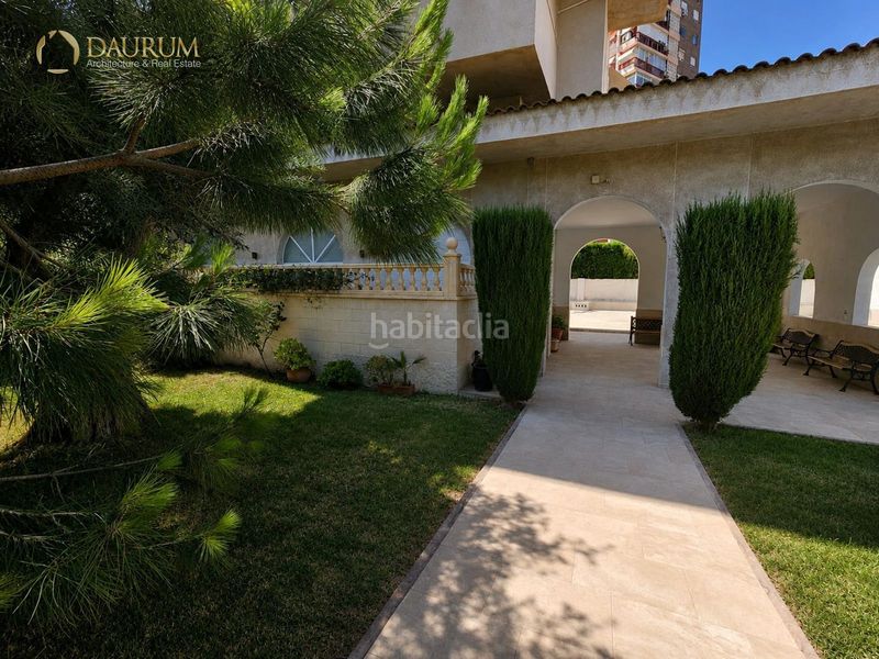 Foto a847ca8d-f99a-48b7-bbc8-825766184cde. Dúplex amb aparcament piscina a Albufereta Alicante
