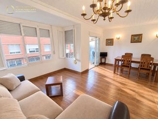 Flat  Calle juan ramon jímenez. Fantástica vivienda en venta de 3 dormitorios en el centro de el
