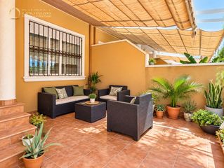 Casa aparellada  Calle rafael ramos cea. Fantástico pareado en venta en zona deportiva  nuevo altabix en