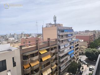Pis  Avenida la rambla. Fatástica vivienda en venta de 4 dormitorios en el centro de san