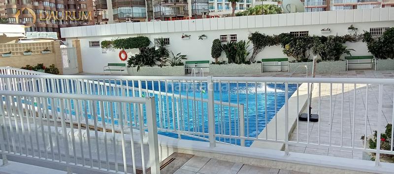 Foto be3accba-e4df-4fc5-9c1c-43e34f8fea9d. Pis amb piscina a Playa Levante Benidorm