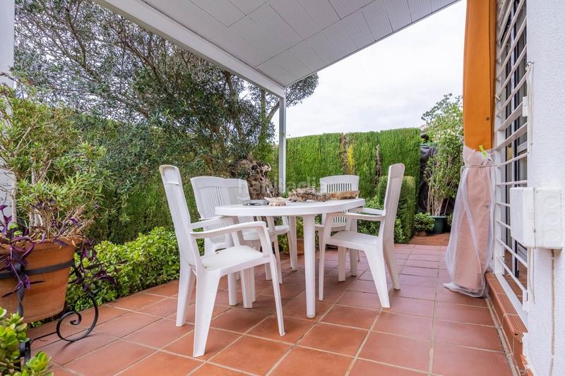 Foto a57e0585-d05d-463c-8ced-186048585f4c. Lloguer casa aparellada amb calefacció aparcament a Espartinas
