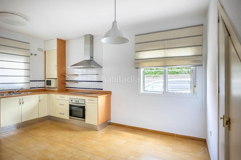 Foto b27de7f6-0c22-4b91-86a6-e18aa8dd3c56. Lloguer casa aparellada amb calefacció aparcament a Espartinas