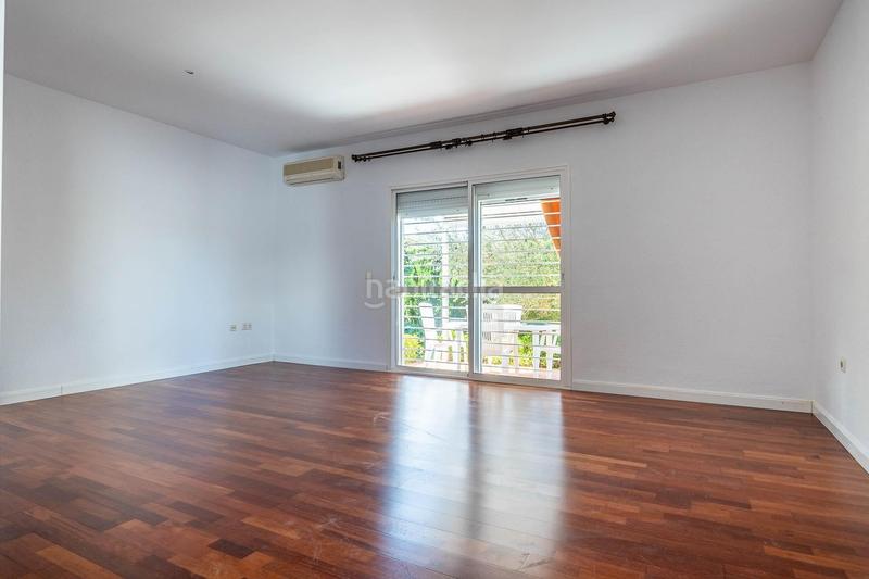 Foto 2c77b662-217b-4be5-8fd1-baa885dbe07f. Rent towny house with heating parking in Colegio Europa Espartinas