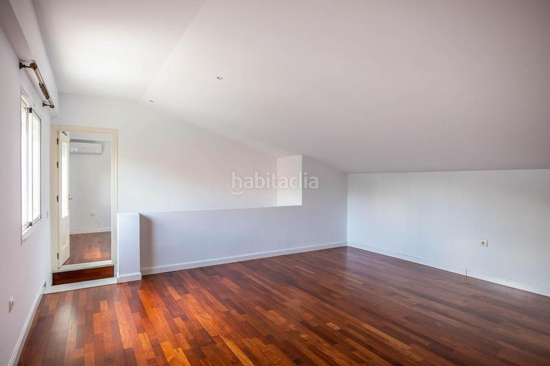 Foto a39b6f45-d226-4f6f-8add-4c5992d475f3. Rent towny house with heating parking in Colegio Europa Espartinas