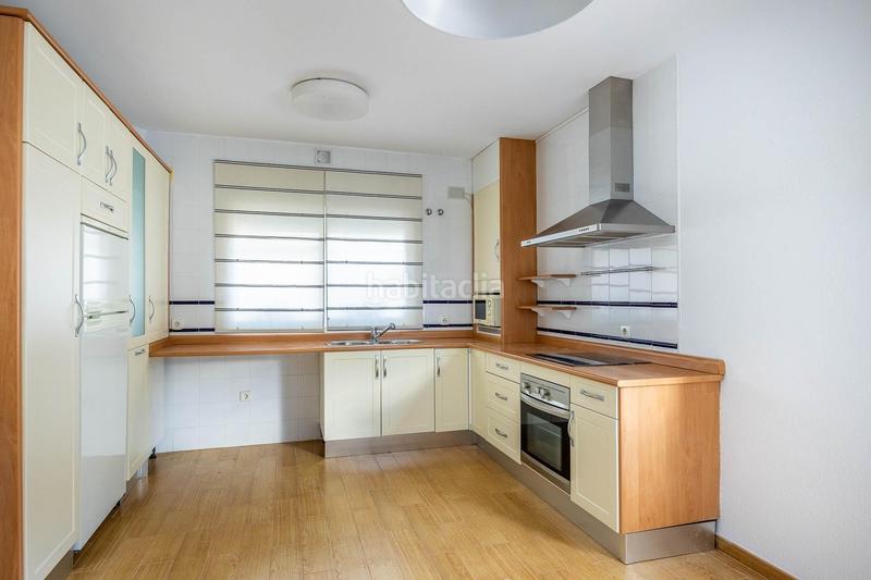 Foto f6389c74-c8b9-49b8-889f-776e4140b00e. Rent towny house with heating parking in Colegio Europa Espartinas