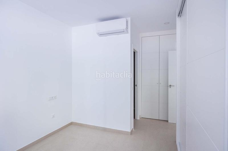 Foto 2969aa3f-f23b-43cf-80ac-a935f1a16b7c. Flat in calle calle de la rambla de almería in Bellavista Sevilla