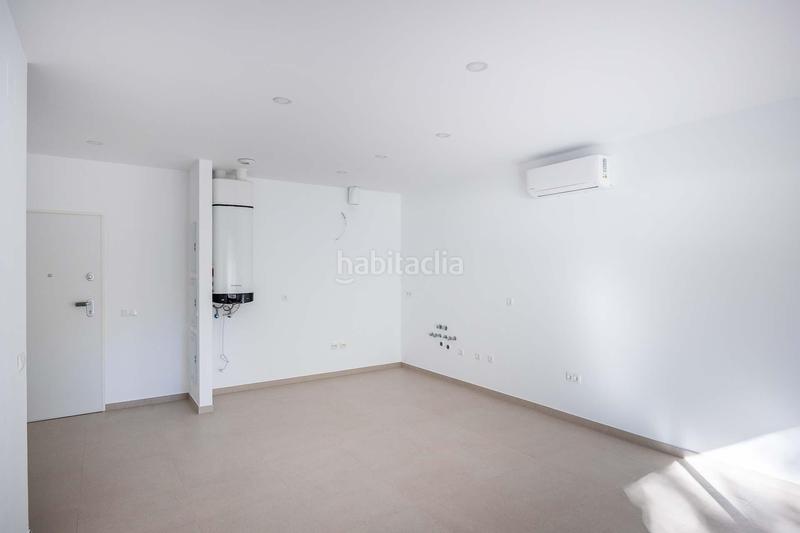 Foto 5c28f1f9-9346-42f8-af7b-809d6c725545. Flat in calle calle de la rambla de almería in Bellavista Sevilla