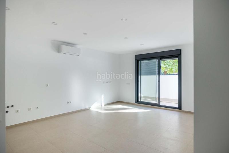 Foto a96201f1-0a15-4594-abdf-97320c731eb5. Flat in calle calle de la rambla de almería in Bellavista Sevilla