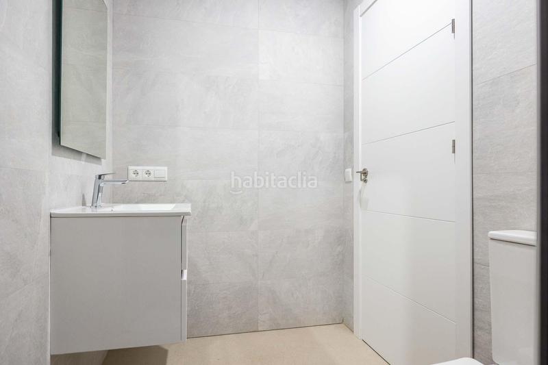 Foto abfd010e-0010-47e0-b178-901f9df63404. Flat in calle calle de la rambla de almería in Bellavista Sevilla