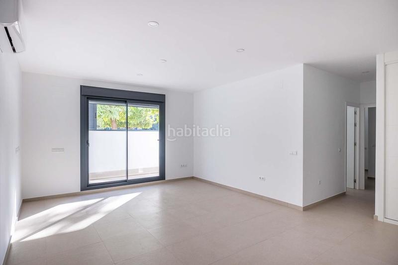 Foto f186a929-7064-4cc3-8184-0da715114222. Flat in calle calle de la rambla de almería in Bellavista Sevilla