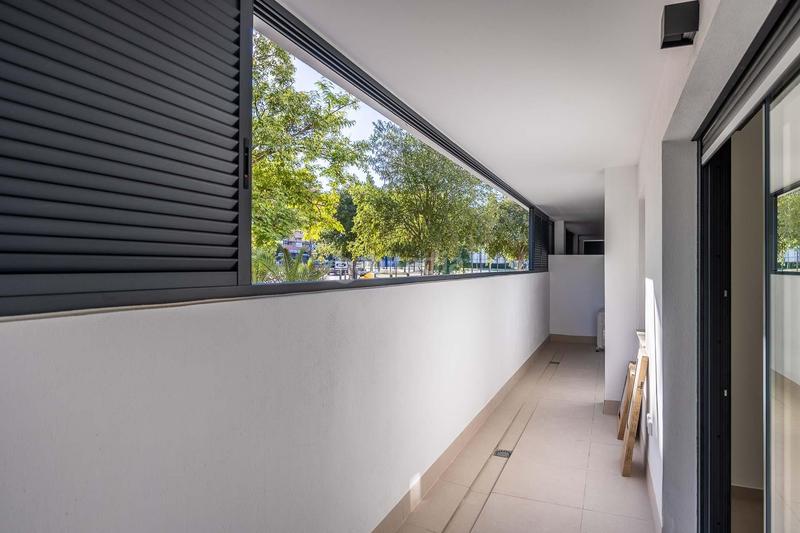 Foto f5f010cb-7616-44f7-a309-b97fe2cfb566. Flat in calle calle de la rambla de almería in Bellavista Sevilla