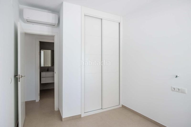 Foto fdc516df-c6c4-4ac9-a07b-31894f6b155a. Flat in calle calle de la rambla de almería in Bellavista Sevilla