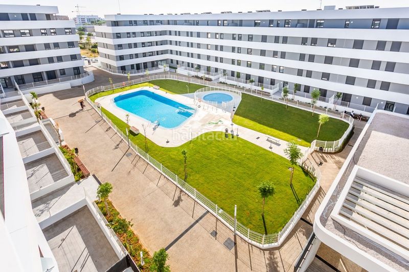 Foto 76994349-c255-4e8d-8901-84a9775a31f2. Àtic amb calefacció aparcament piscina a Nuevo Bulevar Mairena del Aljarafe