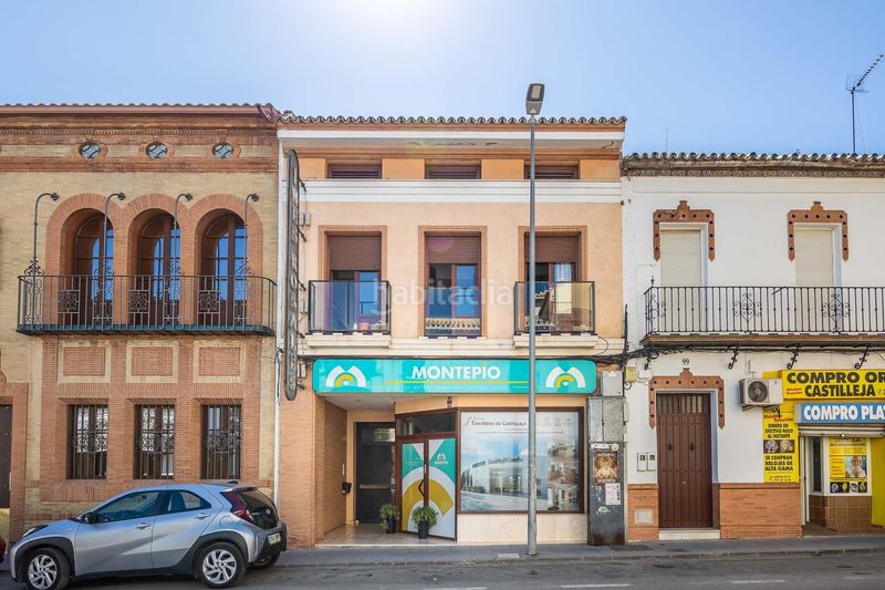 Foto a120e421-4a48-49cb-a8cc-5127154e125d. Casa amb aparcament a Castilleja de la Cuesta