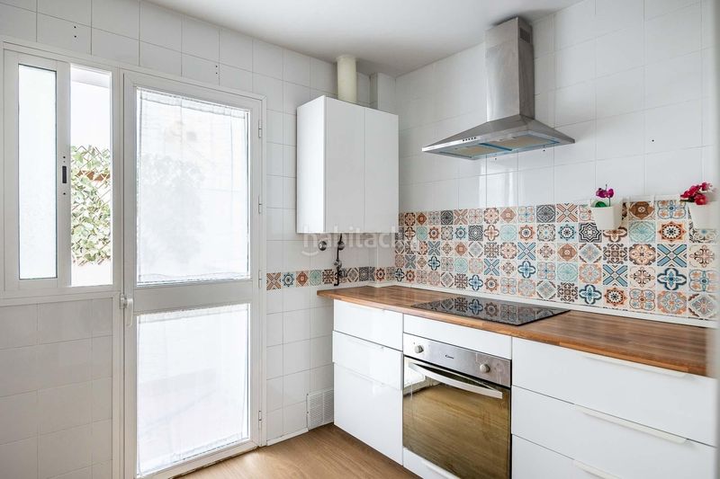 Foto ae392ac4-b995-42eb-95eb-c85110c66067. Casa amb aparcament a Castilleja de la Cuesta