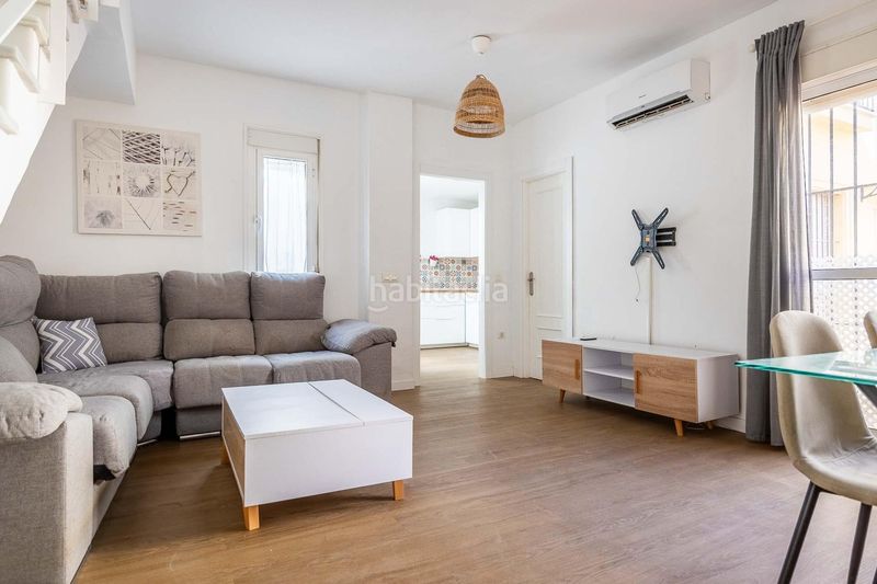Foto b2b42dd0-f80a-4e2d-aa86-b053f9fb897e. Casa amb aparcament a Castilleja de la Cuesta