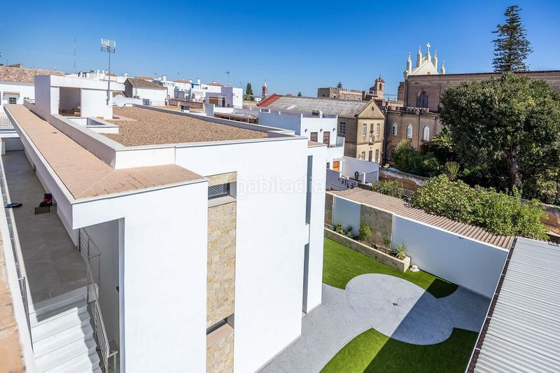 Foto c7006888-a414-4208-a747-97c7b0fd0bfb. Casa amb aparcament a Castilleja de la Cuesta