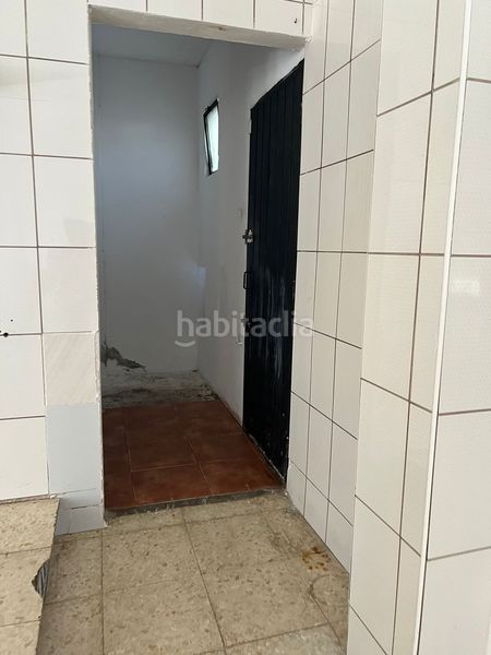 Foto b1cd51ed-d1c7-4c52-85b7-e238b2473227. Lloguer local comercial a Puente Mayorga-Campamento San Roque