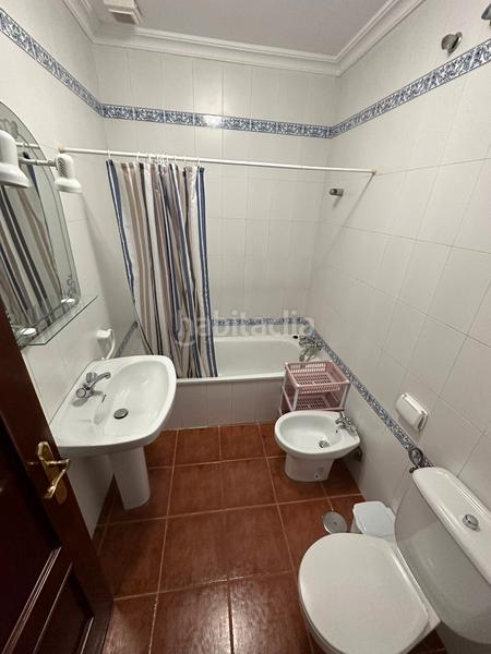 Foto 4c3b6572-f063-449c-828c-ca8d72451b5b. Alquiler piso ¡piso de 2 habitación en pleno centro! en Línea de la Concepción (La)
