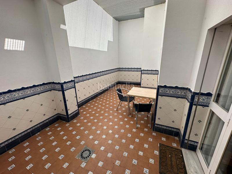 Foto 7d9753f7-aff8-4a8d-810f-8769c6f1918b. Alquiler piso ¡piso de 2 habitación en pleno centro! en Línea de la Concepción (La)