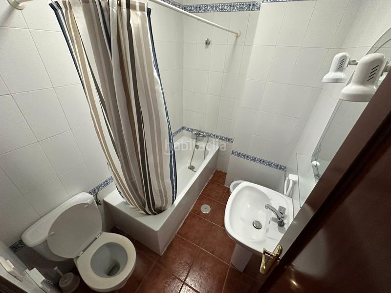 Foto b9d8c023-27ee-4b05-a8de-2969f25df92e. Alquiler piso ¡piso de 2 habitación en pleno centro! en Línea de la Concepción (La)