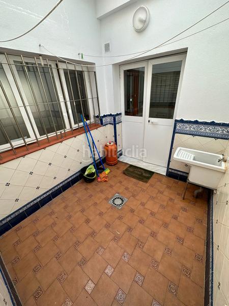 Foto da25ddd1-120e-453f-8c7b-6e1212a59695. Alquiler piso ¡piso de 2 habitación en pleno centro! en Línea de la Concepción (La)