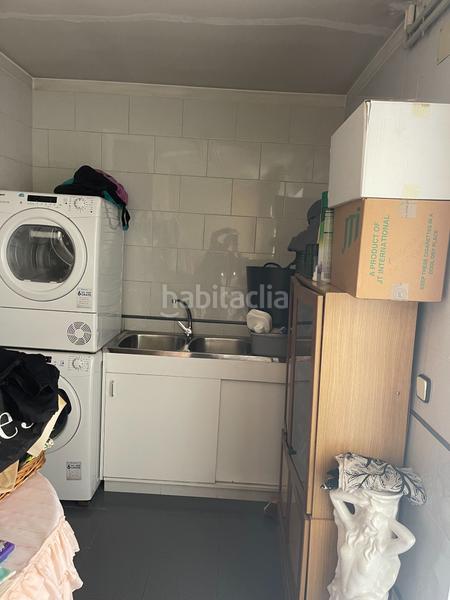 Foto 04a6cf39-8ced-461e-8814-2fb6a9bc6712. Reihenhaus mit heizung in Centre Salt