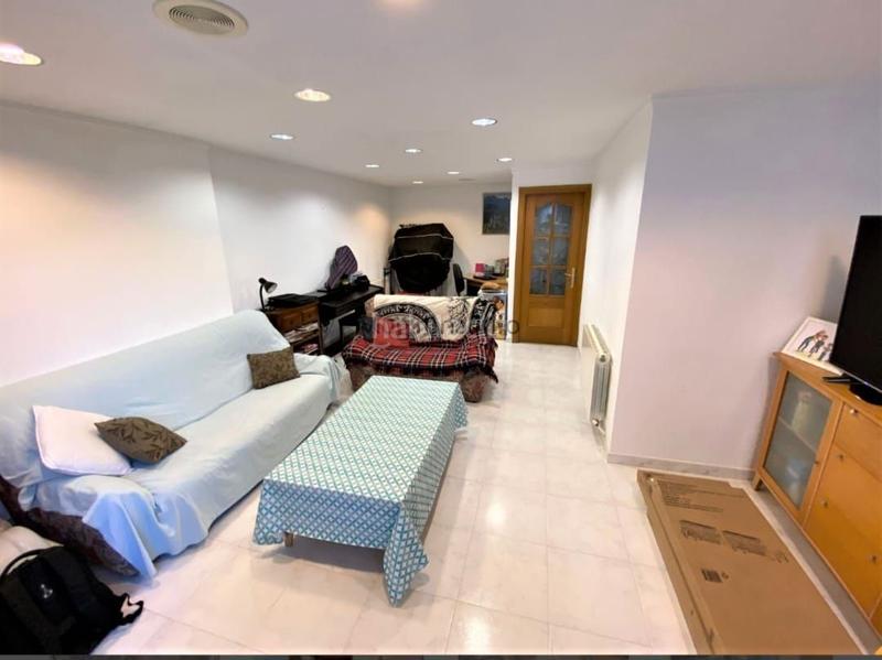 Foto 0eb061c5-8017-40a1-8e6e-e093dd6070e7. Reihenhaus mit heizung in Centre Salt