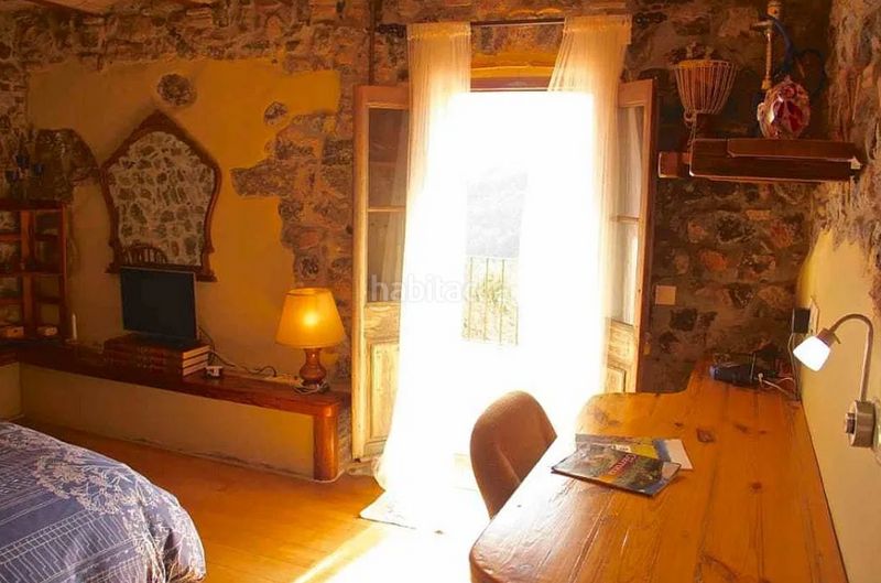 Foto 248f9834-58e9-47ae-a51d-807800a160da. Casa amb calefacció a Sales de Llierca