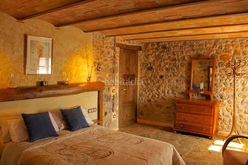 Foto 413907ba-554a-4a12-b105-0f7c6db5c385. Casa amb calefacció a Sales de Llierca