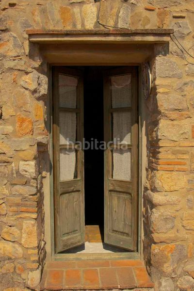 Foto af47e145-8930-45ad-8aeb-be6fb0a4221e. Casa amb calefacció a Sales de Llierca