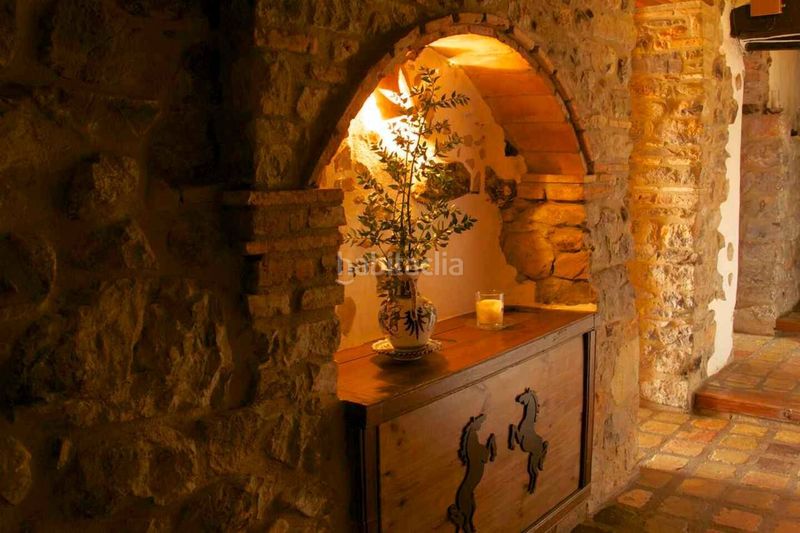 Foto b59ff203-bf33-440f-89c7-222ab5bd7a59. Casa amb calefacció a Sales de Llierca