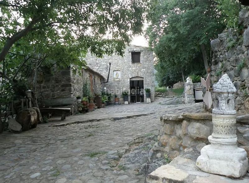 Foto c35fb58d-b565-47f4-85d6-4fbbb41e64fb. Casa amb calefacció a Sales de Llierca