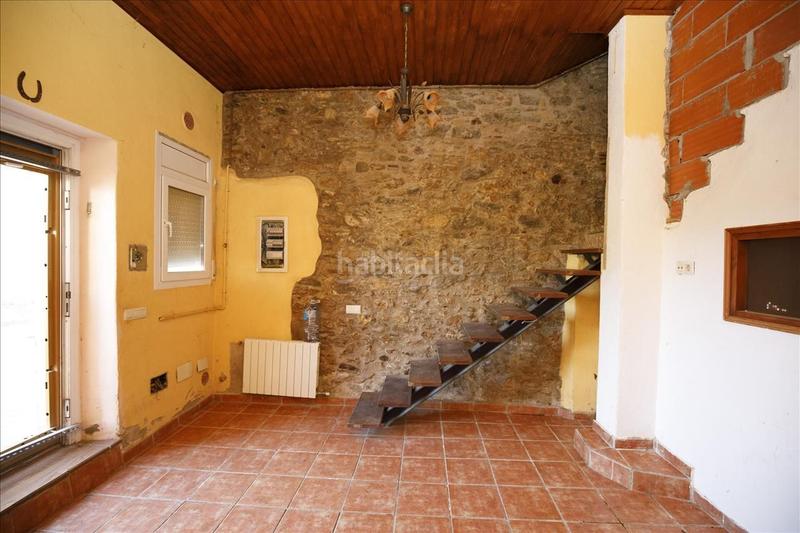 Foto d8f2d1d0-f10a-44bf-a7a1-00ada249d58f. Casa adossada amb calefacció a Bisbal d´Empordà (La)